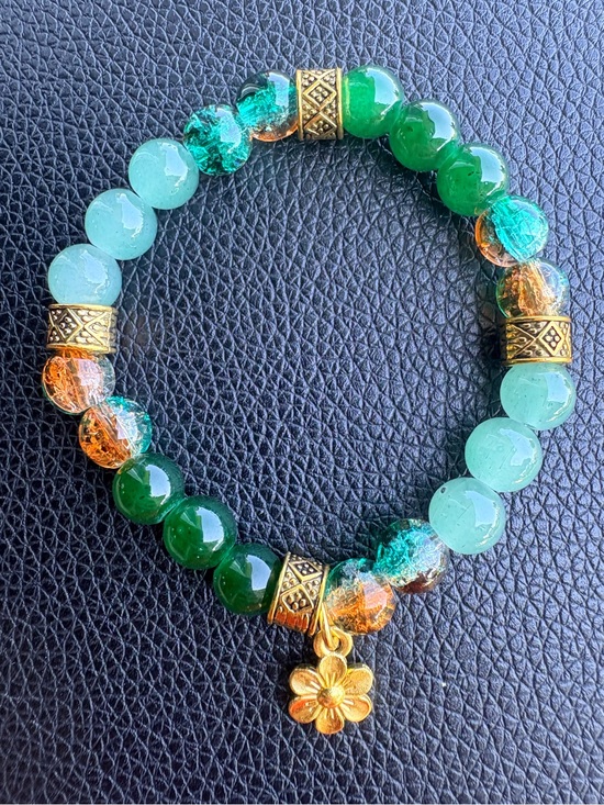 Jewelry - Green and gold accent glass beaded bracelet with flower charm
